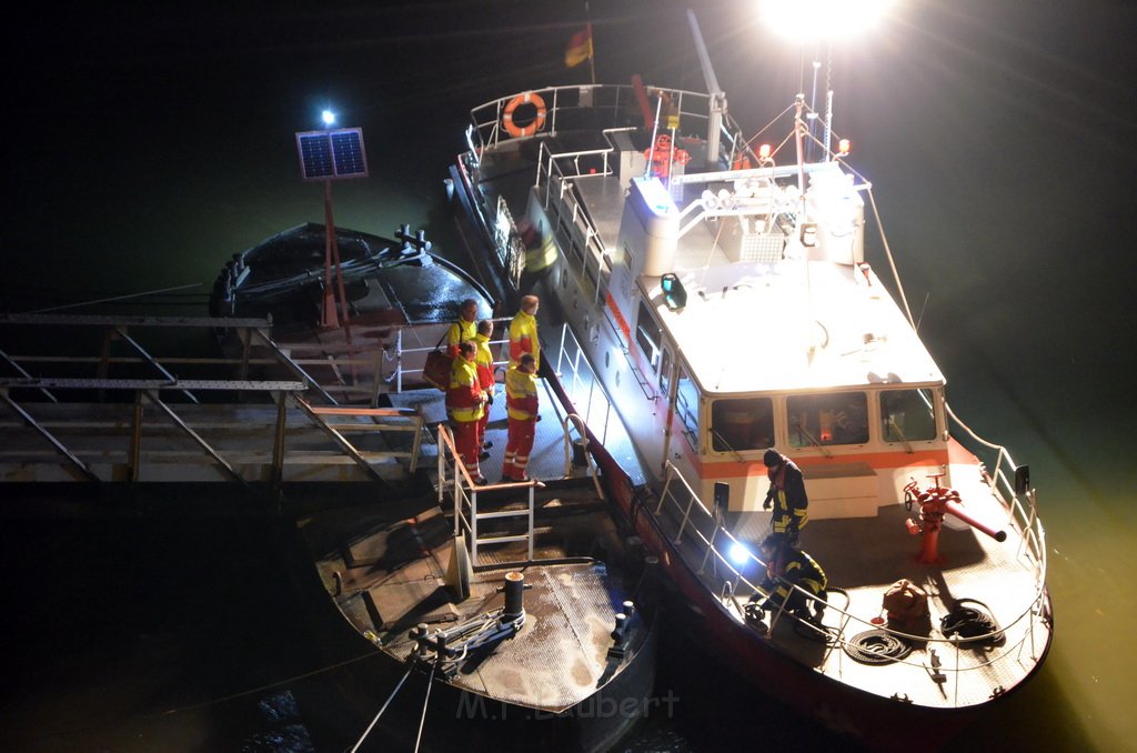 Einsatz BF Hoehenretter Koelner Seilbahn Hoehe Zoobruecke P2585.JPG